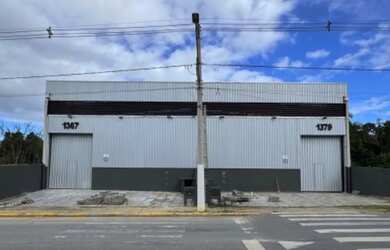 Imagem: O depósito possui 5 Vagas na garagem, 300m² de Área e Imóvel