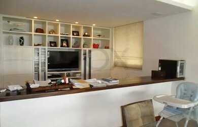 Imagem: O apartamento possui 4 Dormitórios, 3 Banheiros, 2 Vagas na