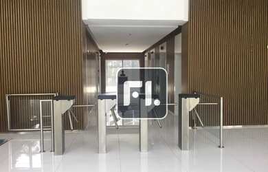 Imagem: O depósito possui 3 Vagas na garagem, 240m² de Área e está