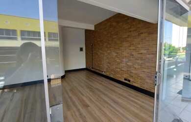 Imagem: O depósito possui 1 Vaga na garagem, 25m² de Área e está