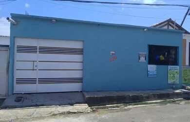 Imagem: A casa possui 3 Dormitórios, 3 Banheiros, 2 Vagas na garagem