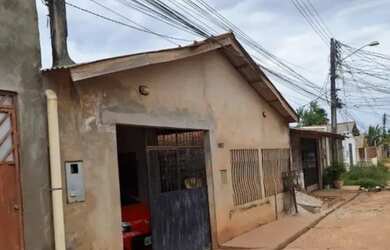 Imagem: A casa possui 2 Dormitórios e está localizado em Ceilândia