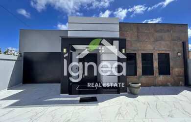 Imagem: A casa possui 3 Dormitórios, 1 Banheiro, 303m² de Área e