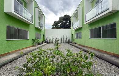 Imagem: A casa possui 2 Dormitórios, 3 Banheiros, 1 Vaga na garagem