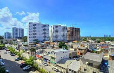 Imagem: O apartamento possui 3 Dormitórios, 1 Banheiro, 1 Vaga na garagem