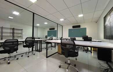 Imagem: O depósito possui 5 Vagas na garagem, 100m² de Área e está