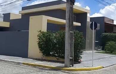 Imagem: A casa em condomínio possui 3 Dormitórios, 2 Banheiros, 2