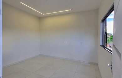 Imagem: A casa possui 2 Dormitórios, 1 Banheiro, 1 Vaga na garagem