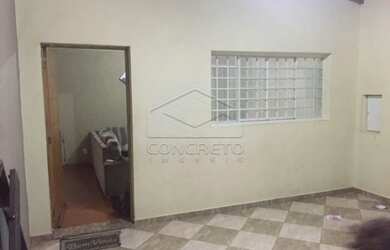 Imagem: A casa possui 3 Dormitórios, 1 Banheiro, 5 Vagas na garagem