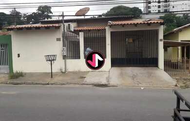 Imagem: A casa possui 4 Dormitórios, 4 Banheiros, 2 Vagas na garagem