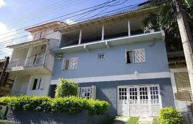 Imagem: A casa em condomínio possui 3 Dormitórios, 2 Banheiros, 2