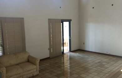 Imagem: A casa possui 2 Dormitórios, 4 Banheiros, 4 Vagas na garagem