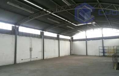 Imagem: O depósito possui 5 Vagas na garagem, 810m² de Área e está