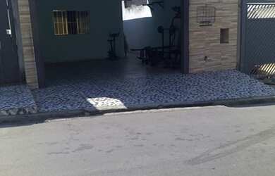 Imagem: A casa possui 2 Dormitórios, 2 Banheiros, 1 Vaga na garagem