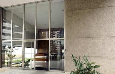 Imagem: O depósito possui 4 Vagas na garagem, 86m² de Área e está