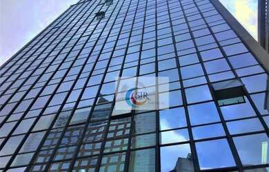 Imagem: O depósito possui 4 Vagas na garagem, 245m² de Área e está