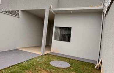 Imagem: A casa possui 2 Dormitórios, 3 Banheiros, 3 Vagas na garagem