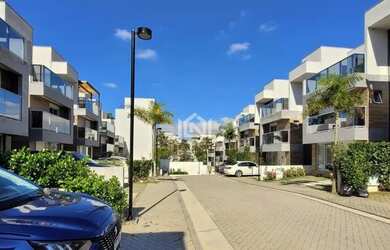 Imagem: A casa em condomínio possui 3 Dormitórios, 4 Banheiros, 2