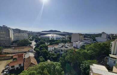 Imagem: O apartamento na cobertura possui 4 Dormitórios, 5 Banheiros