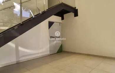 Imagem: O depósito possui 5 Vagas na garagem, 668m² de Área e está