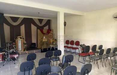 Imagem 10: Casa Padrão em Jundiaí. Varanda, Área de serviço, 240m² de Áreae2...