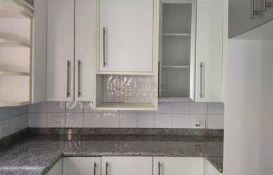 Imagem 14: Casa Sobrado em Jundiaí. Piscina, Varanda, Guarda roupaeLareira