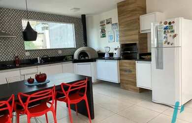 Imagem: O apartamento à venda possui 3 Dormitórios, 3 Banheiros e