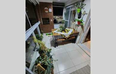 Imagem: O apartamento possui 2 Dormitórios, 2 Banheiros, 2 Vagas na