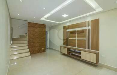 Imagem: A casa possui 2 Dormitórios, 1 Banheiro, 1 Vaga na garagem