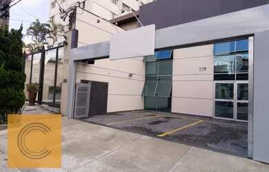 Imagem: O depósito possui 3 Vagas na garagem, 432m² de Área e está