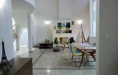 Imagem: A casa em condomínio possui 4 Dormitórios, 5 Banheiros, 4