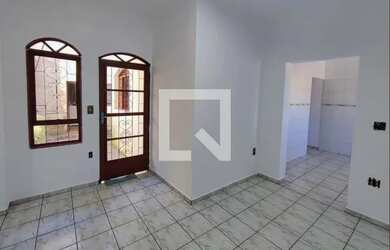 Imagem: A casa possui 2 Dormitórios, 1 Banheiro, 70m² de Área e está