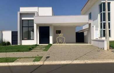 Imagem: A casa em condomínio possui 3 Dormitórios, 4 Banheiros, 2