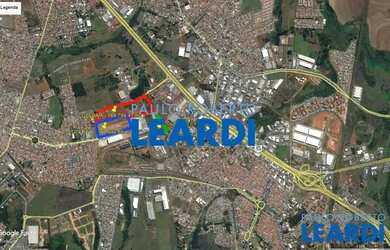 Imagem: O terreno possui 90.000m² de Área e está localizado em Parque