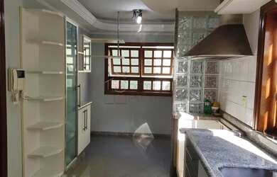 Imagem 13: Casa Sobrado em Jundiaí. Piscina, Varanda, Guarda roupaeLareira