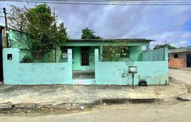 Imagem: A casa possui 2 Dormitórios, 1 Banheiro, 5 Vagas na garagem