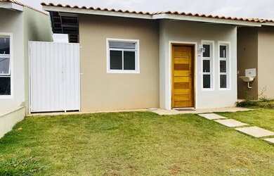 Imagem: A casa possui 2 Dormitórios, 1 Banheiro, 1 Vaga na garagem