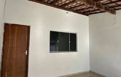 Imagem: A casa possui 2 Dormitórios, 1 Banheiro, 1 Vaga na garagem