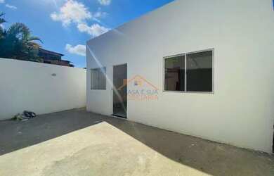 Imagem: A casa possui 2 Dormitórios, 1 Banheiro, 2 Vagas na garagem