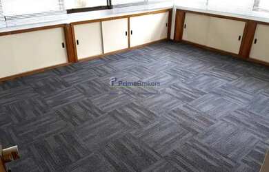 Imagem: O depósito possui 2 Vagas na garagem, 130m² de Área e está