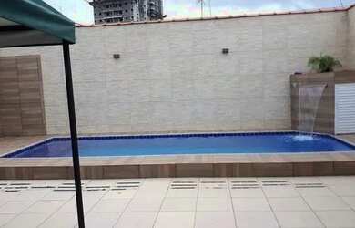 Imagem: A casa possui 2 Dormitórios, 2 Banheiros, 2 Vagas na garagem