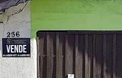 Imagem: A casa possui 2 Dormitórios, 2 Banheiros, 1 Vaga na garagem