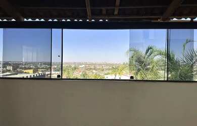 Imagem: O apartamento possui 1 Vaga na garagem, 80m² de Área e está