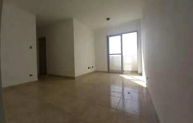 Imagem: O apartamento possui 3 Dormitórios, 1 Banheiro, 1 Vaga na garagem