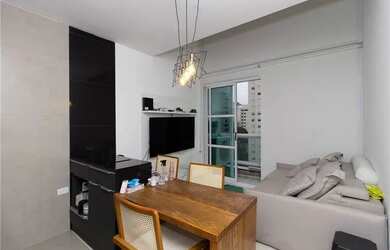 Imagem: O apartamento possui 1 Dormitório, 1 Banheiro, 1 Vaga na garagem