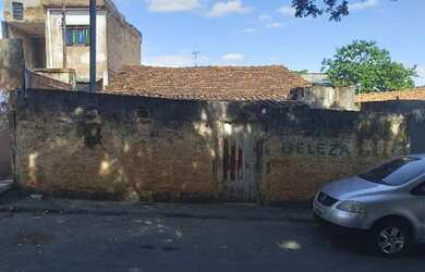 Imagem: A casa possui 3 Dormitórios, 1 Banheiro, 191m² de Área e