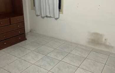 Imagem: O apartamento possui 1 Dormitório, 1 Banheiro, 1 Vaga na garagem