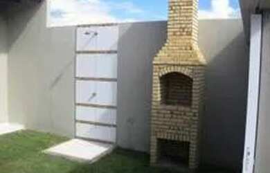 Imagem: A casa possui 2 Dormitórios, 1 Banheiro, 1 Vaga na garagem