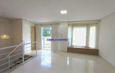 Imagem: A casa possui 4 Dormitórios, 5 Banheiros, 2 Vagas na garagem