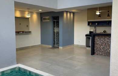 Imagem: A casa em condomínio possui 3 Dormitórios, 3 Banheiros, 2